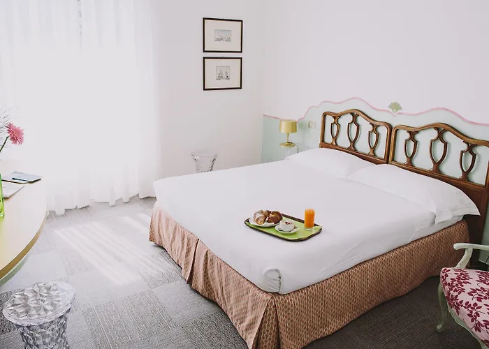 Minerva Hotel 3*